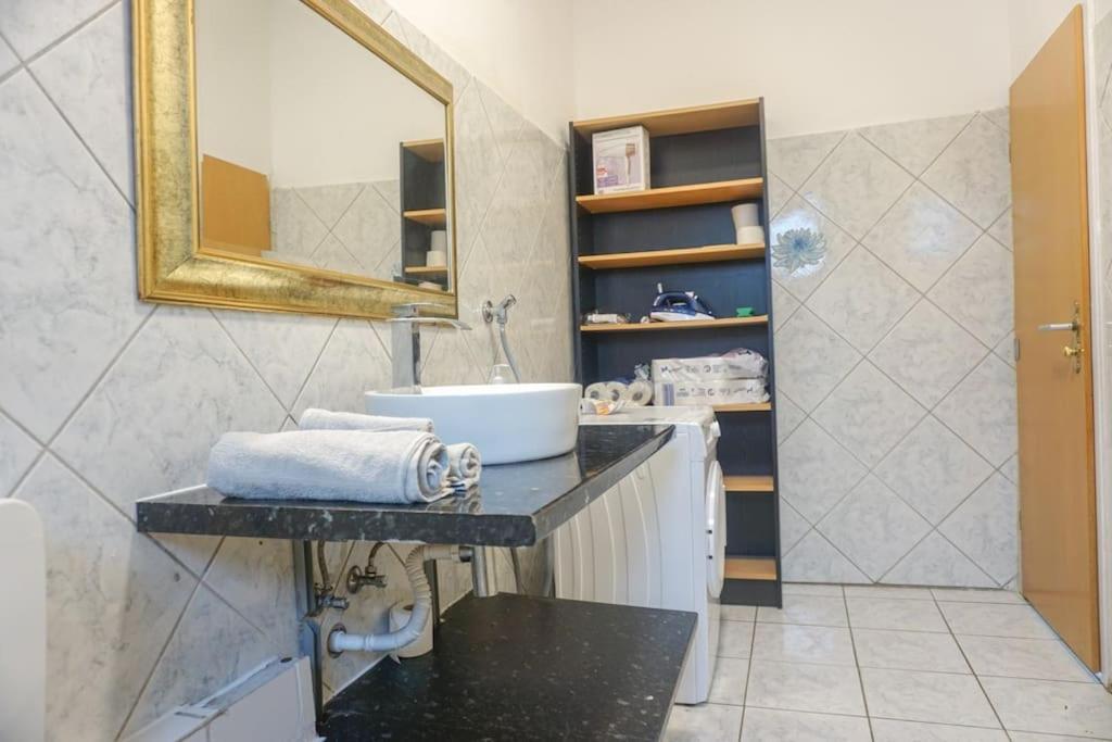 Apartment In Wuppertal - Charmante 3-Zimmer-Oase Mit Kamin Und Badewanne Exteriör bild